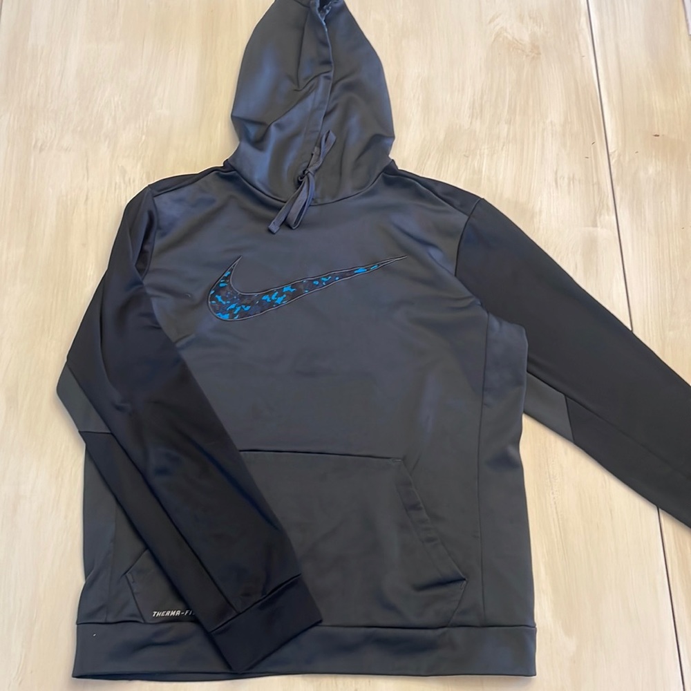 Nike black Therma-Fit men’s hoodie